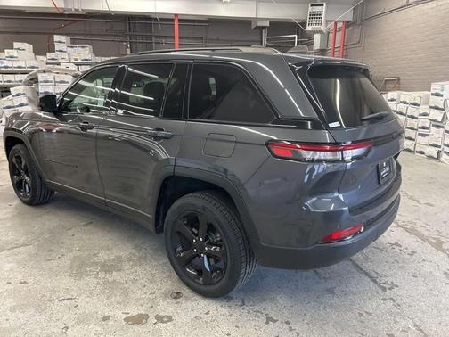 2022 Jeep Grand Cherokee Altitude