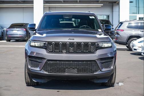 2022 Jeep Grand Cherokee Altitude