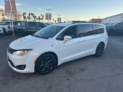 2020 Chrysler Pacifica Hybrid Limited