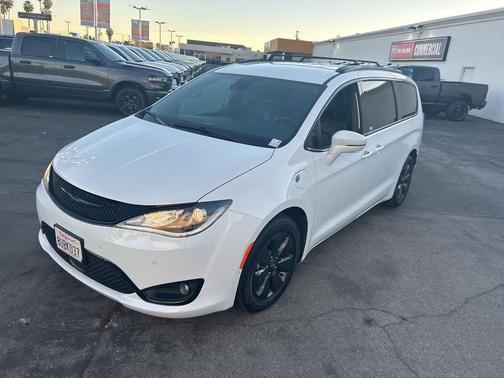 2020 Chrysler Pacifica Hybrid Limited