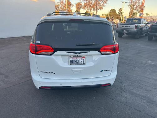 2020 Chrysler Pacifica Hybrid Limited