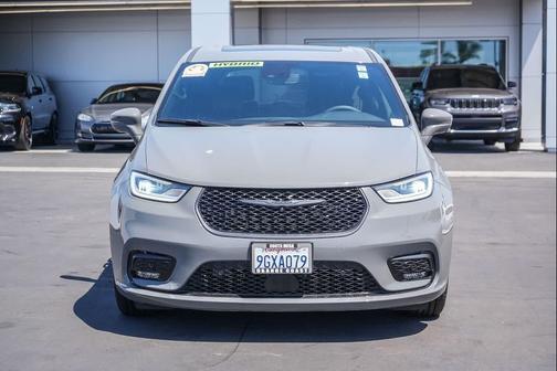 Ceramic Gray Clearcoat 2022 Chrysler Pacifica Hybrid Limited