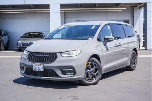Ceramic Gray Clearcoat 2022 Chrysler Pacifica Hybrid Limited