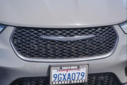 Ceramic Gray Clearcoat 2022 Chrysler Pacifica Hybrid Limited