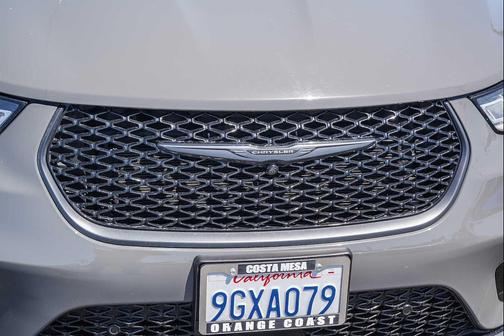 Ceramic Gray Clearcoat 2022 Chrysler Pacifica Hybrid Limited
