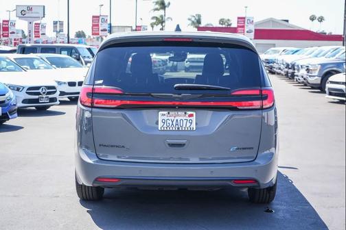 Ceramic Gray Clearcoat 2022 Chrysler Pacifica Hybrid Limited