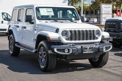 2025 Jeep Wrangler 4-Door Sahara 4x4