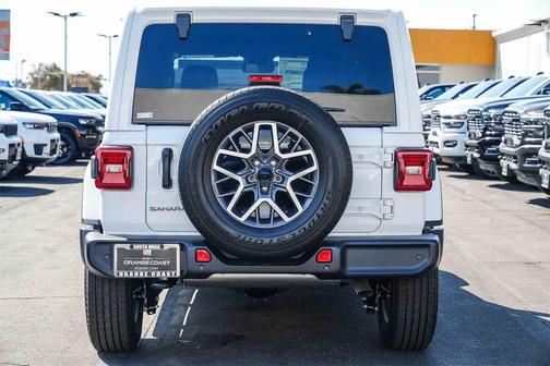 2025 Jeep Wrangler 4-Door Sahara 4x4