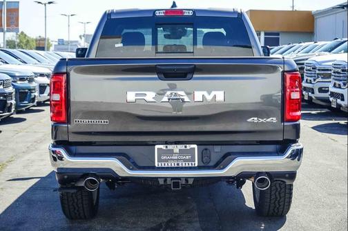 Granite Crystal Metallic Clearcoat 2026 RAM 1500 Big Horn/Lone Star