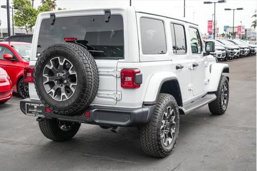2025 Jeep Wrangler 4-Door Sahara 4x4