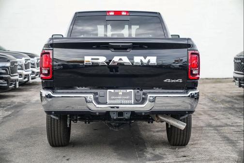 2025 RAM 2500 Tradesman Crew Cab 4x4 6'4' Box