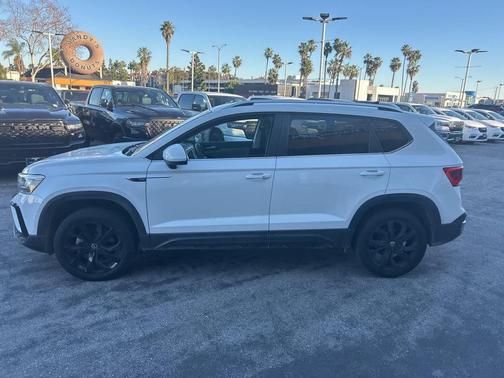 2024 Volkswagen Taos 1.5T SE