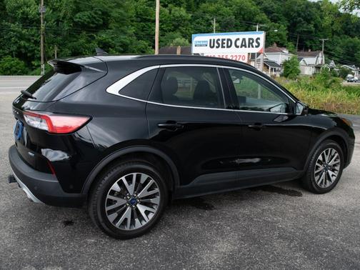 Photo 4 of 28 of 2020 Ford Escape Titanium