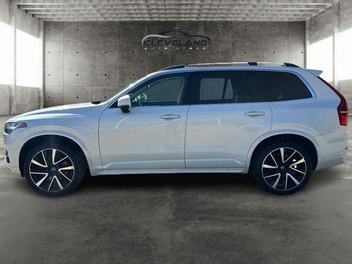 2019 Volvo XC90 T6 Momentum