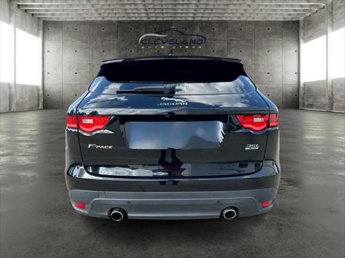 2017 Jaguar F-PACE 35t R-Sport