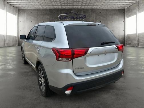 2016 Mitsubishi Outlander ES