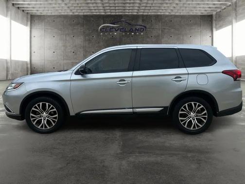 2016 Mitsubishi Outlander ES