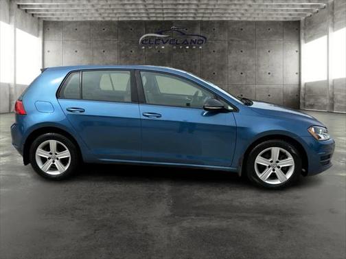 2017 Volkswagen Golf TSI S 4-Door