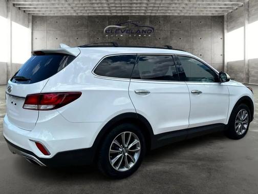 2017 Hyundai SANTA FE SE