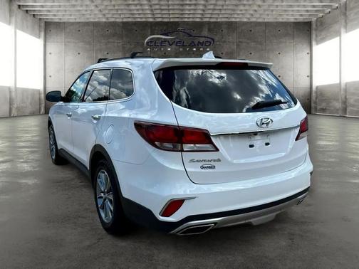 2017 Hyundai SANTA FE SE