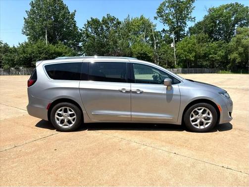 2018 Chrysler Pacifica Touring-L Plus