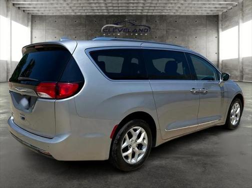 2018 Chrysler Pacifica Touring-L Plus