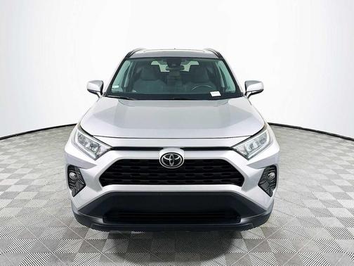 Silver Sky Metallic 2019 Toyota RAV4 XLE