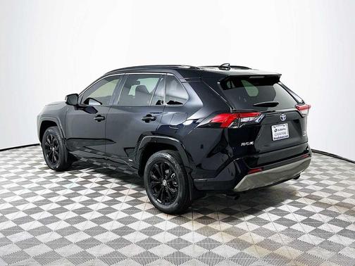 2022 Toyota RAV4 Hybrid SE