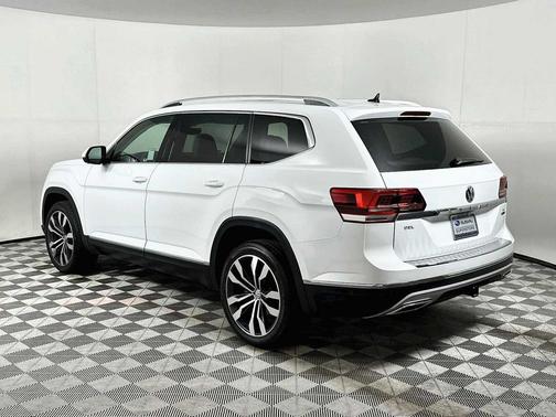 Pure White 2019 Volkswagen Atlas 3.6L SEL Premium