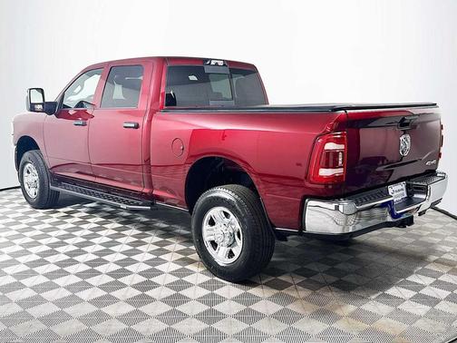 2024 RAM 3500 Tradesman Crew Cab 4x4 6'4' Box