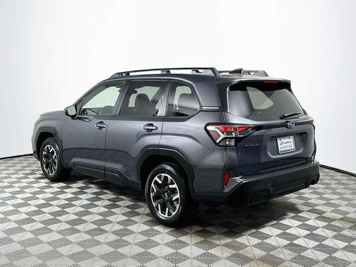 Magnetite Gray Metallic 2025 Subaru Forester Premium