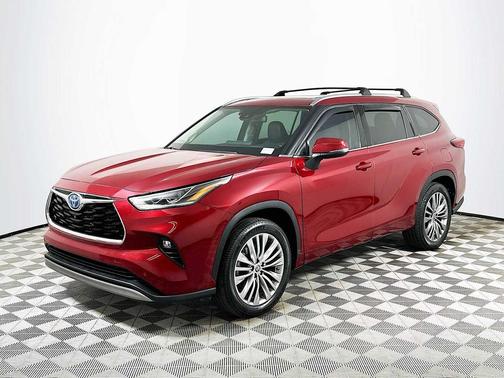 2022 Toyota Highlander Hybrid Platinum
