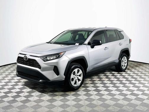 Silver Sky Metallic 2022 Toyota RAV4 LE