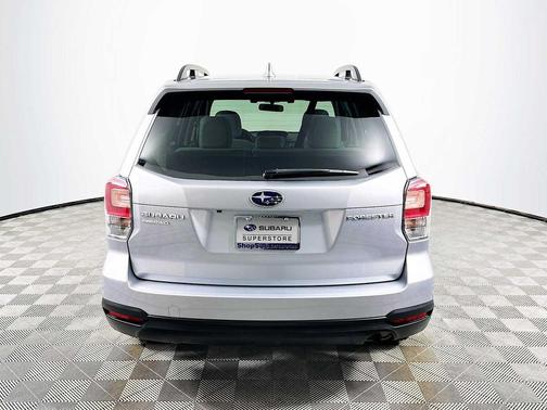 Ice Silver Metallic 2018 Subaru Forester 2.5i Premium