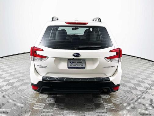 2023 Subaru Forester Base