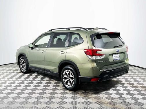 Jasper Green Metallic 2019 Subaru Forester Premium