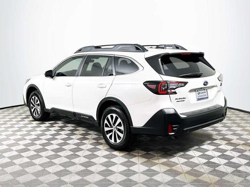 Crystal White Pearl 2022 Subaru Outback Premium