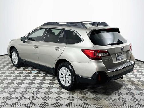Tungsten Metallic 2019 Subaru Outback 2.5i Premium