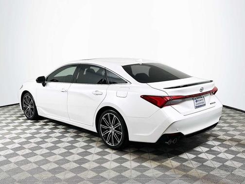Wind Chill Pearl 2022 Toyota Avalon Touring