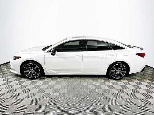 Wind Chill Pearl 2022 Toyota Avalon Touring