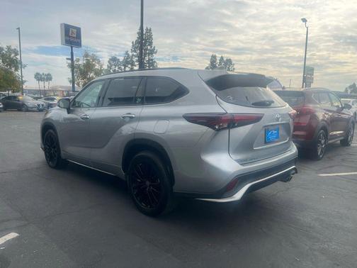 2024 Toyota Highlander XSE