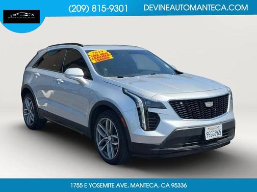Radiant Silver Metallic 2019 Cadillac XT4 Sport