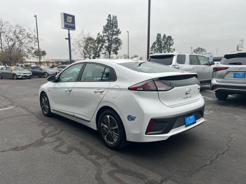 2020 Hyundai IONIQ Plug-In Hybrid SE