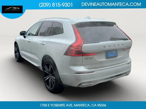 2019 Volvo XC60 Recharge Plug-In Hybrid T8 R-Design