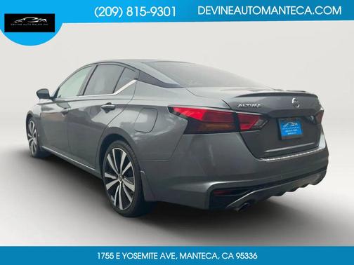 2022 Nissan Altima SR FWD