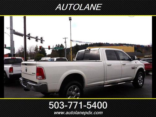 2017 RAM 3500 Laramie Crew Cab 4x4 8' Box