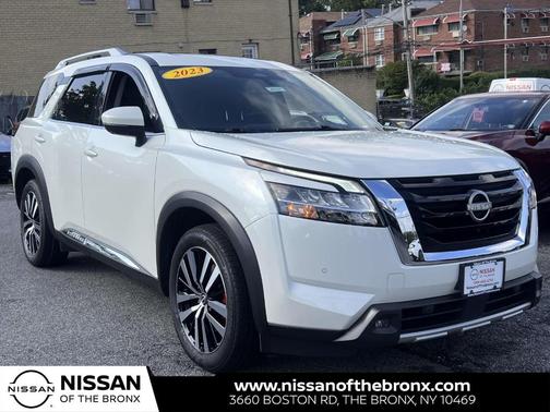 2023 Nissan Pathfinder Platinum
