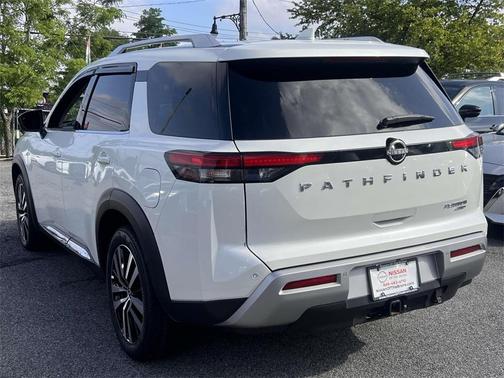 2023 Nissan Pathfinder Platinum