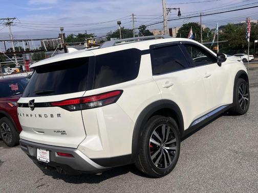 2023 Nissan Pathfinder Platinum