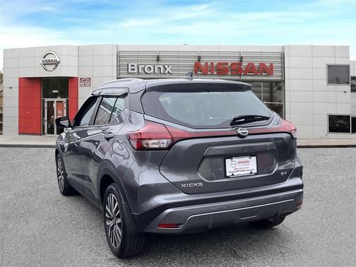 2023 Nissan Kicks SV